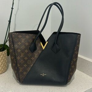 Louis Vuitton purse